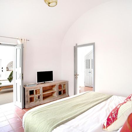 Antelmi Luxury Villa Firá Buitenkant foto